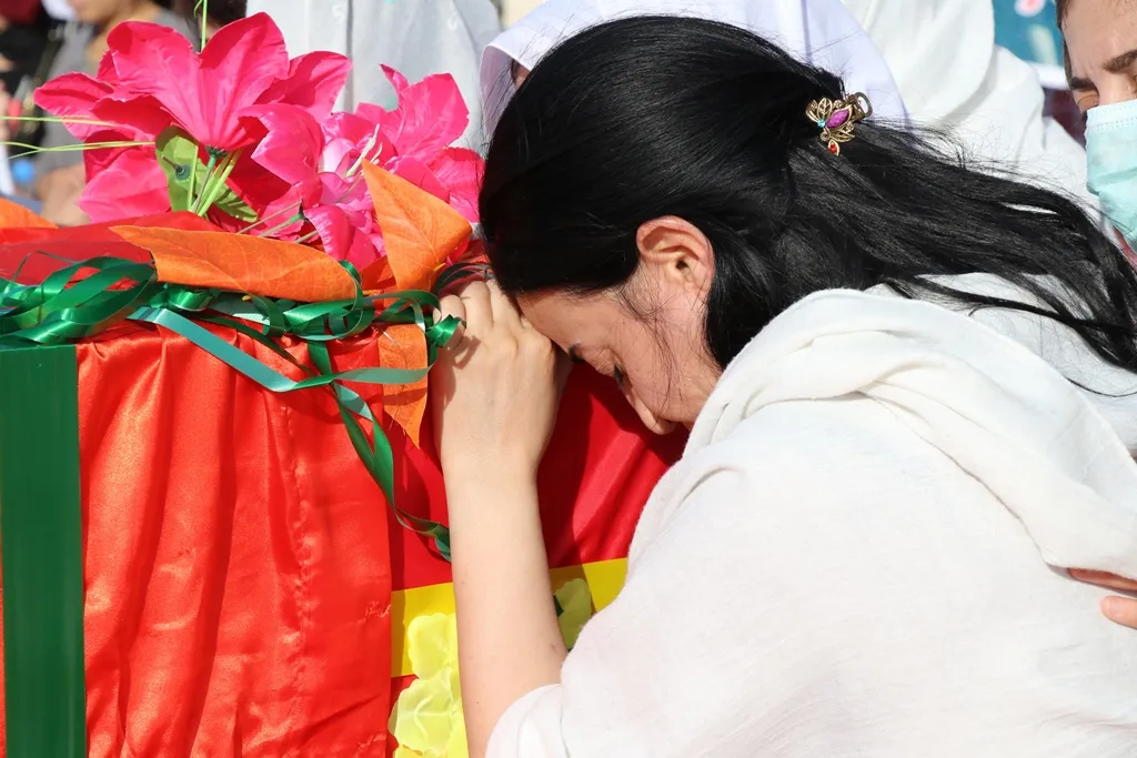 Mourners: Shaha's struggle is immortal