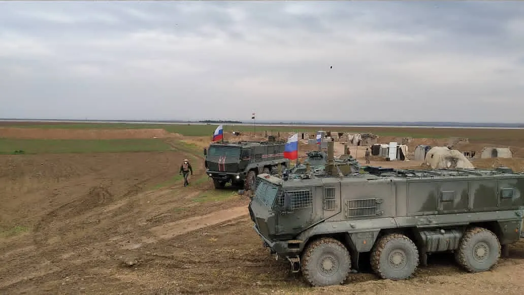 Joint Russian -Turkish patrol eastern Kobani