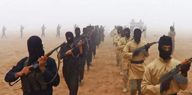 28 Syrian soldiers killed and injured by ISIS in the Mayadin Desert