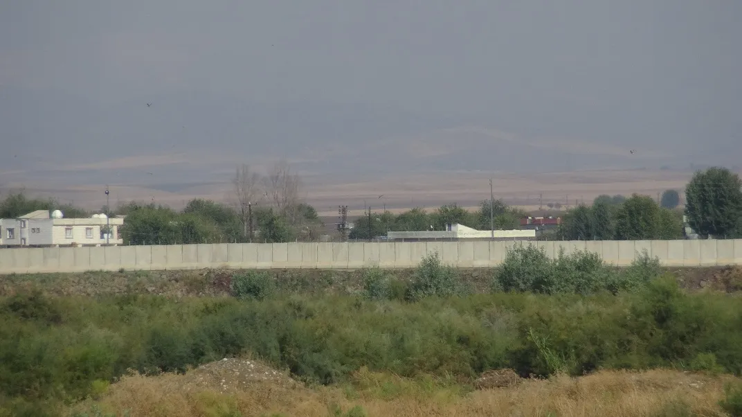 Concrete fence on the border between Rojava and Bakur