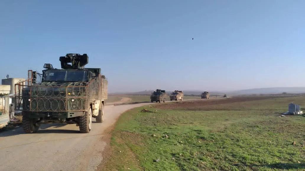 Joint Russian Turkish patrol in western Kobani
