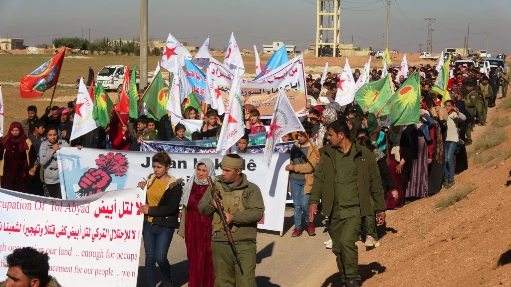 West Gire Spi.. Hundreds condemn Turkish attacks, confirm for SDF resistance