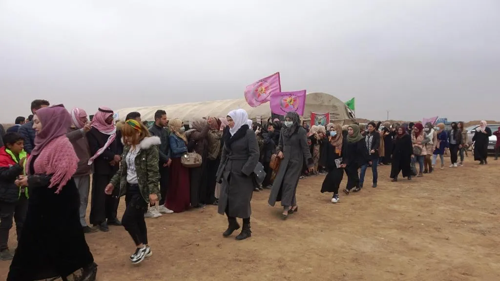 Women's Administration in al-Raqqa erects sit-in tent to denounce Turkey's crimes