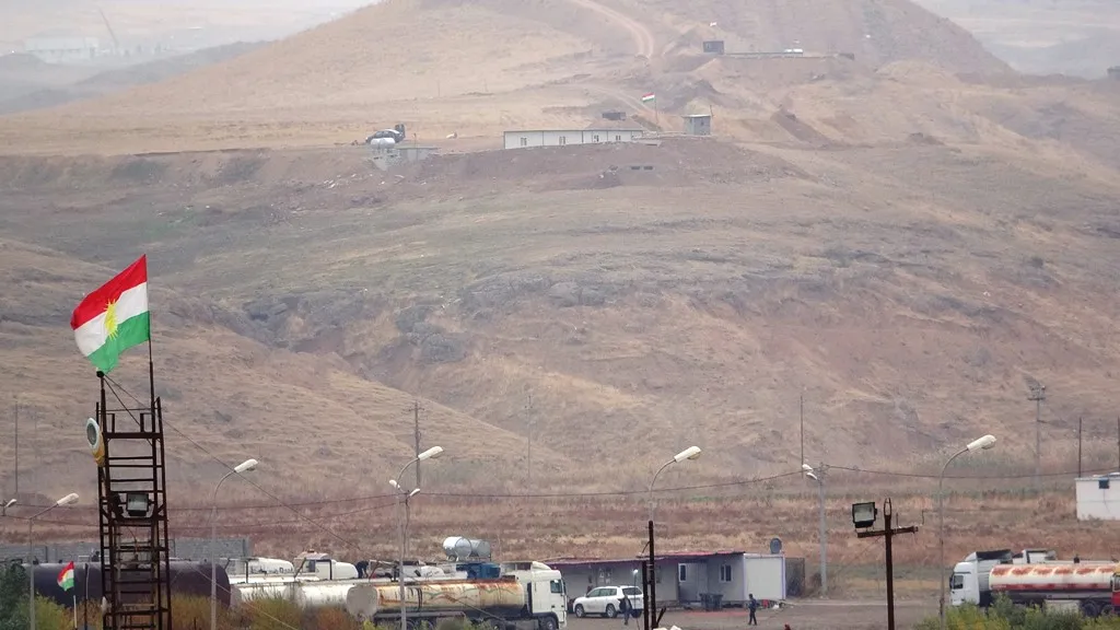 KDP brings heavy weapons to border adjacent to Rojava