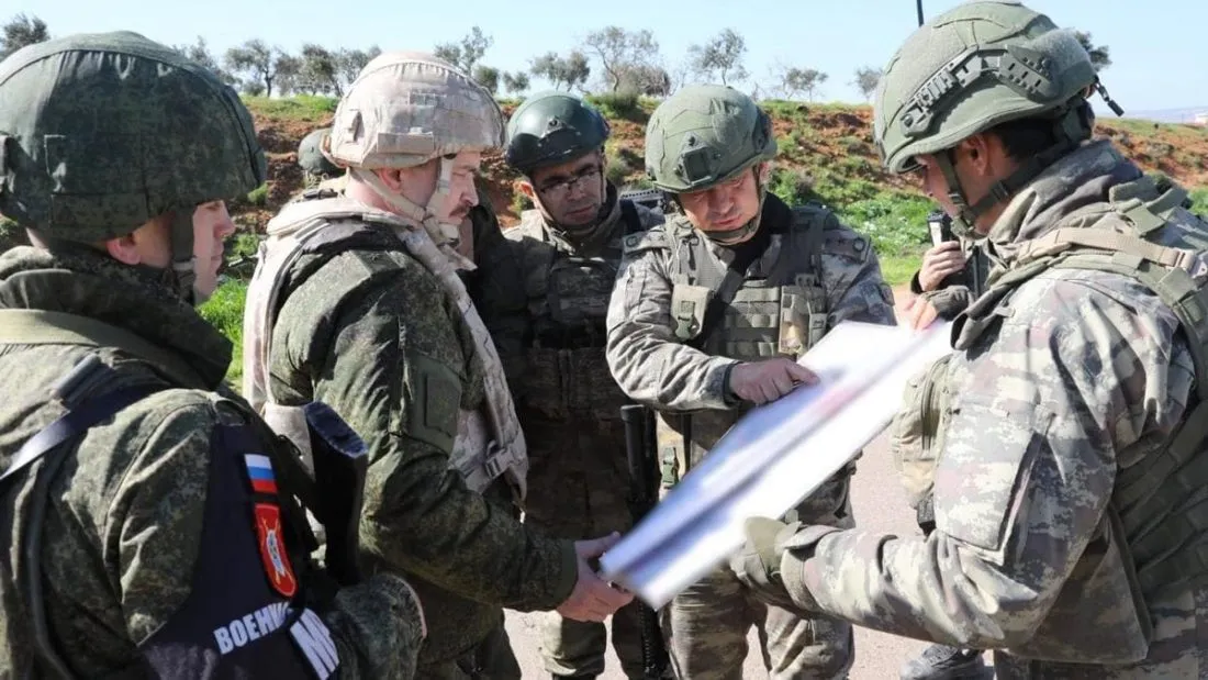 Russia establishes military post opposite to Turkish occupation’s in Saraqeb