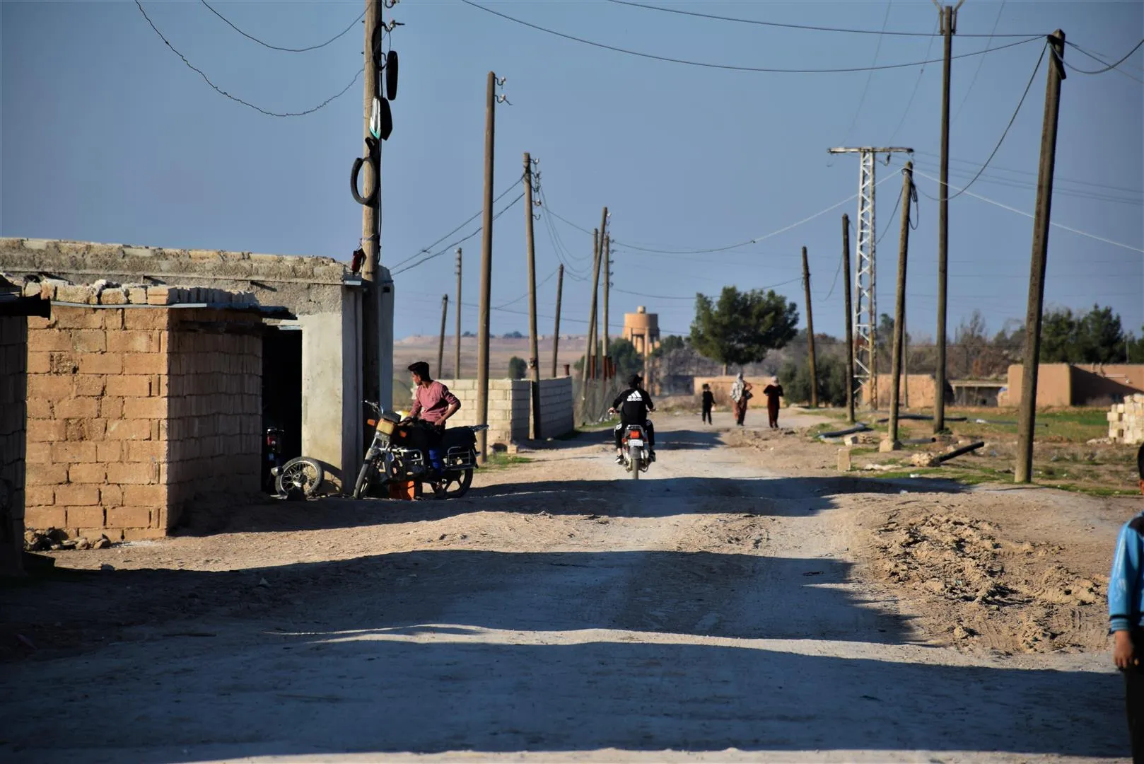 People in Dishisha: security inherent in occupiers' exit