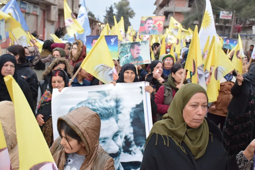Crowds in Qamishlo demand verifying leader's health