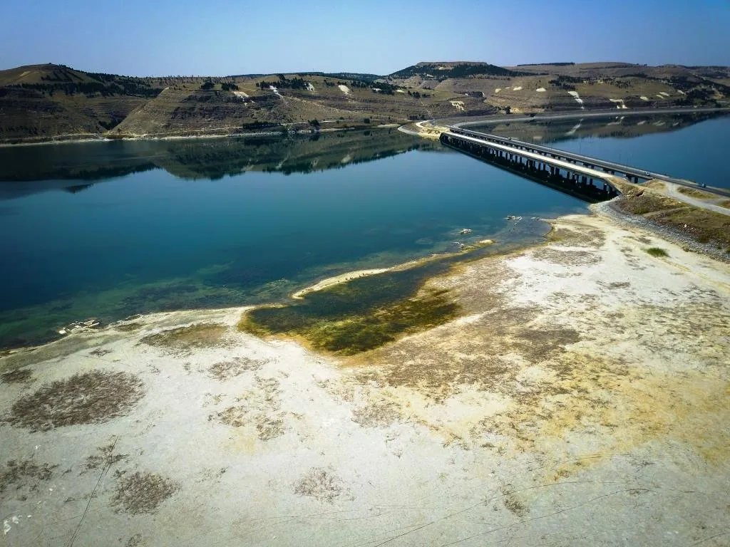 Unprecedented scenes of receding waters of Euphrates River