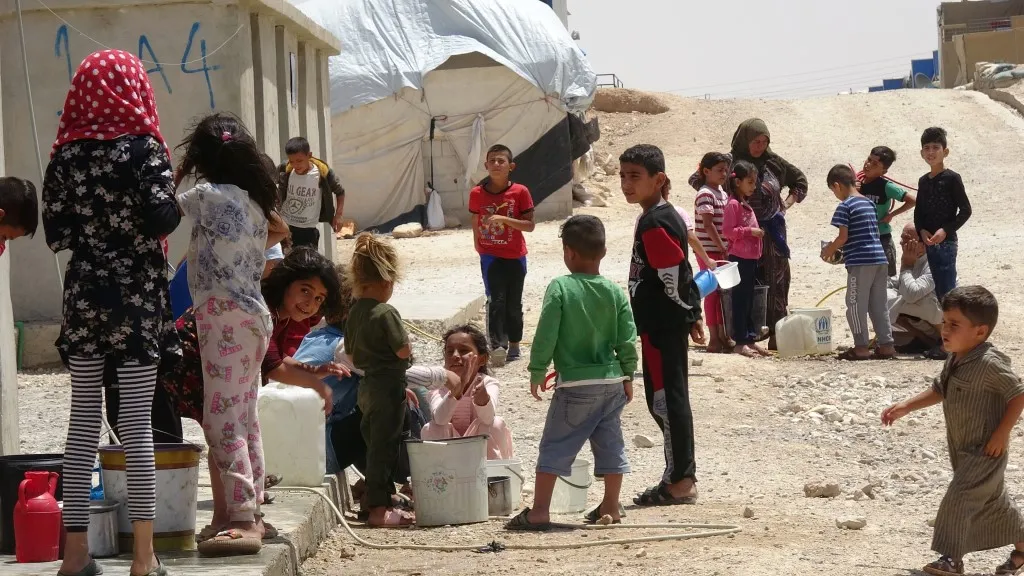 ​​​​​​​Because of Turkey's reducing Euphrates water... severe water shortage in Girê Spi IDPs' camp
