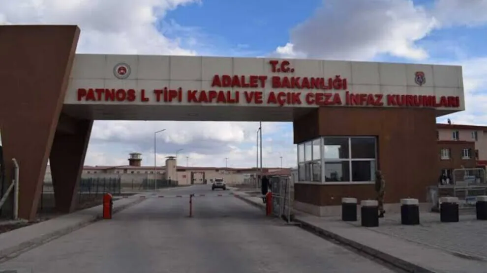 Thirty jailors beat Kurdish political activist in Turkish prisons