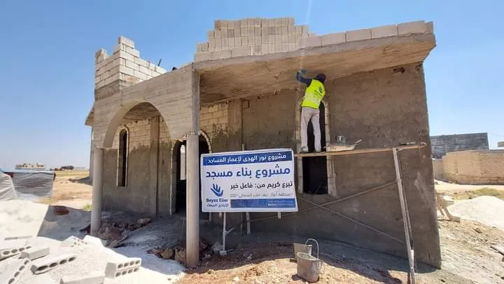 From building mosques to settlement complexes.. demographic change continues in Afrin