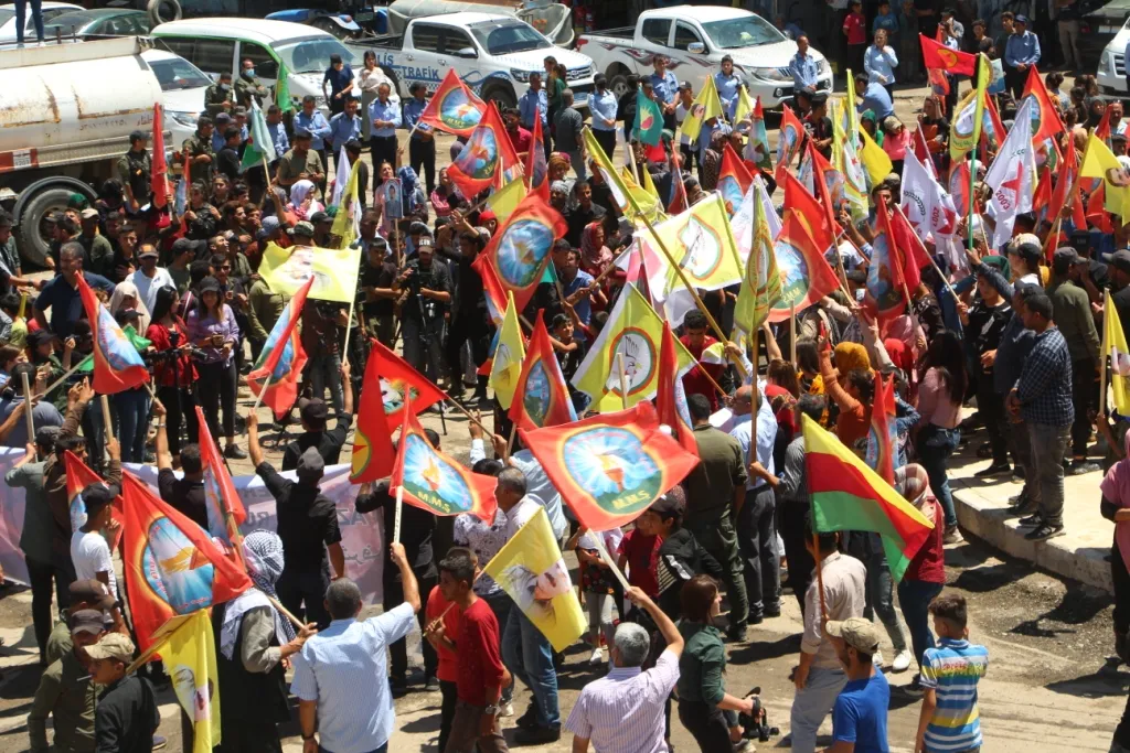 In pictures and video.. March of Dignity in Kobani