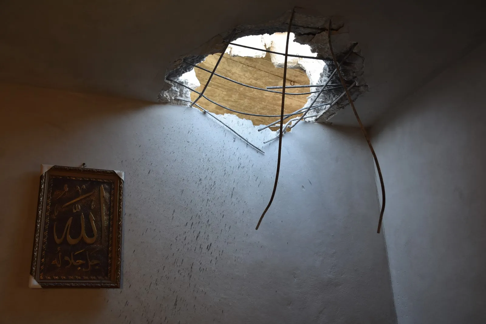 Turkish occupation targets Sherawa district inflicting damages to civilians’ homes