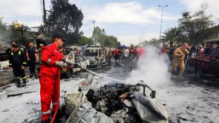 16 people killed in explosion in popular market east of Iraqi capital