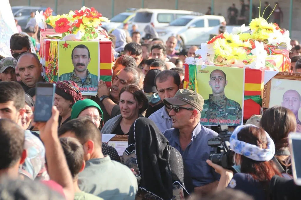 ​​​​​​​With majestic ceremony, people of Dêrik lay Renas and Agid to rest