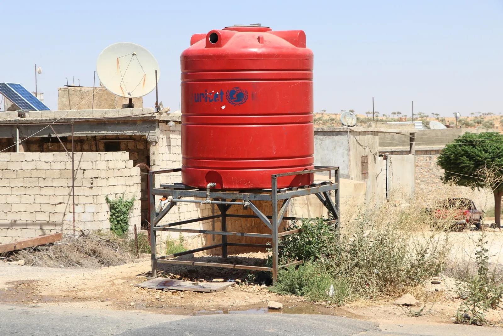 ​​​​​​​Afrin IDPs lash out at UNICEF's water reduction