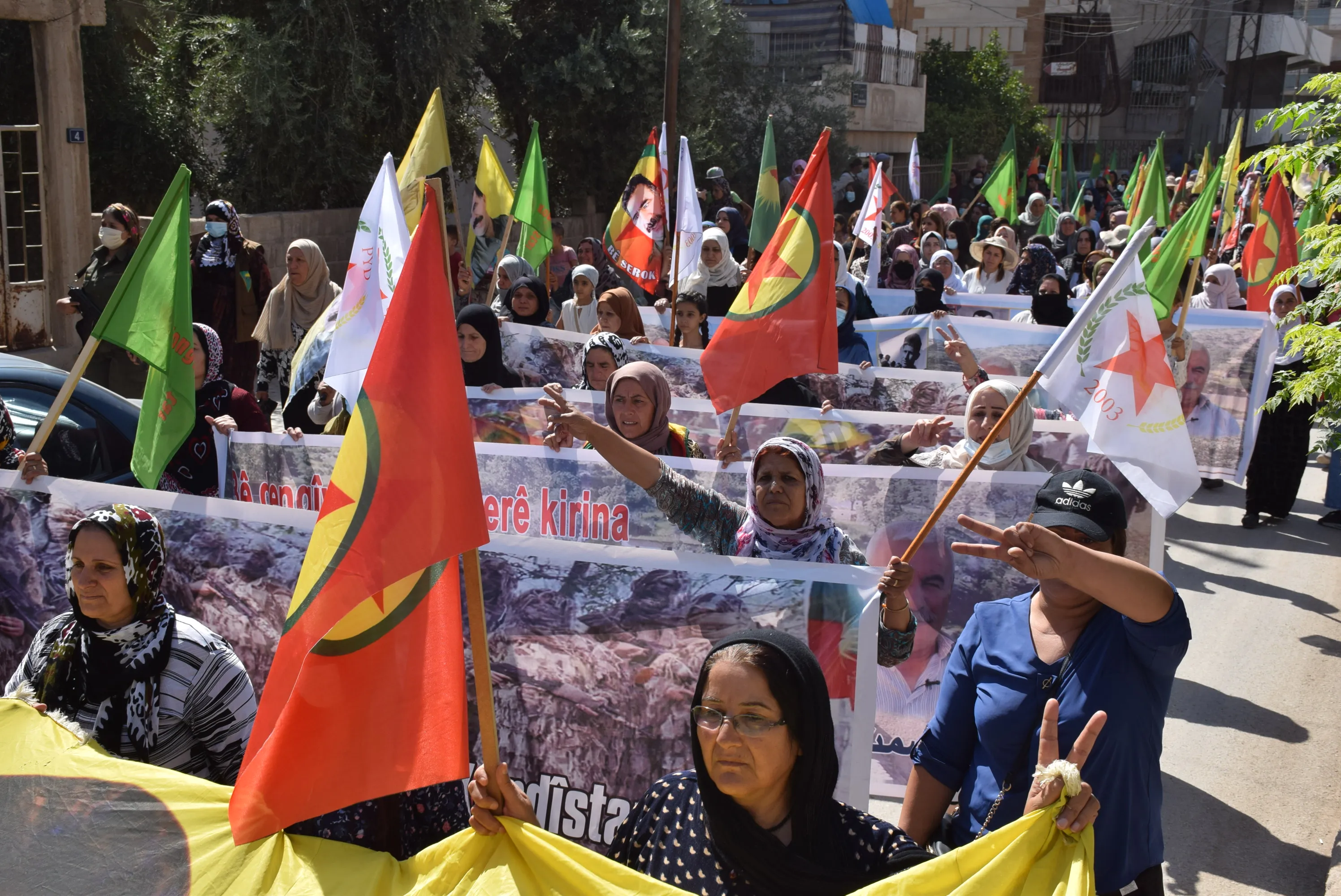 Qamishlo people condemn PDK and Turkish attacks on Guerrilla