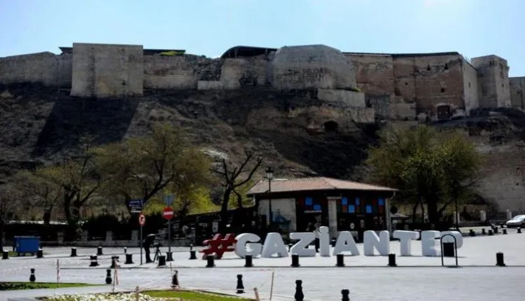 Syrian youth killed by armed Turkish racist in Dîlok