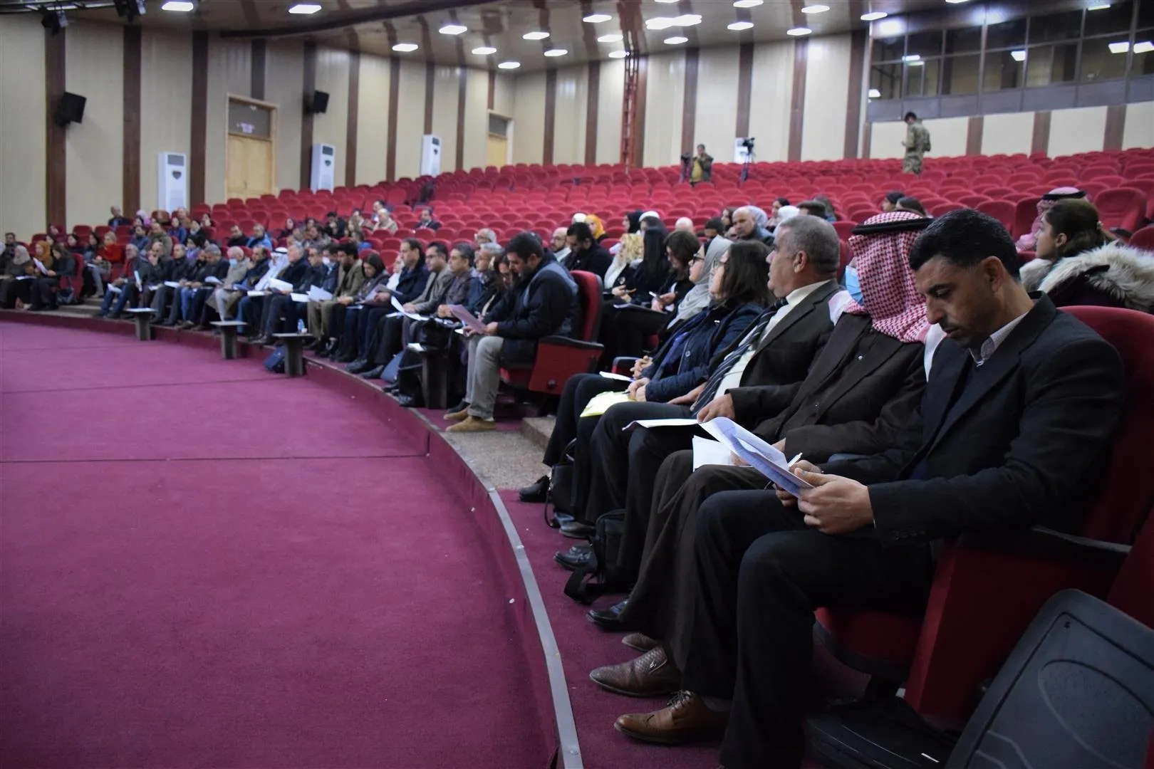 First day of social contract committee concluded