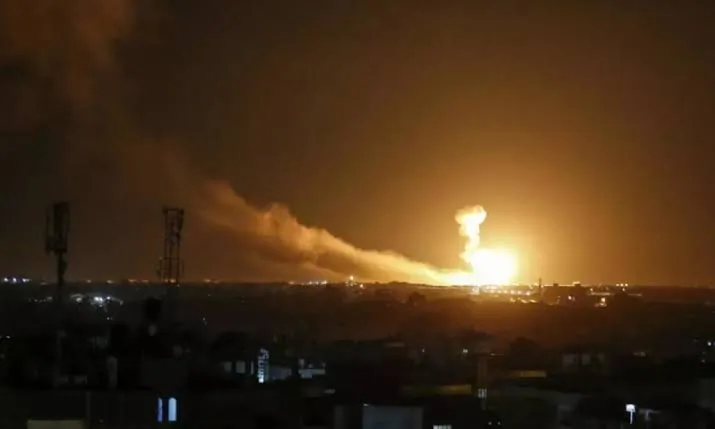Israeli bombardment of positions around Damascus