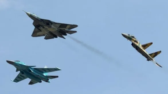 ​​​​​​​Russian jets hit ISIS in desert with 20 airstrikes