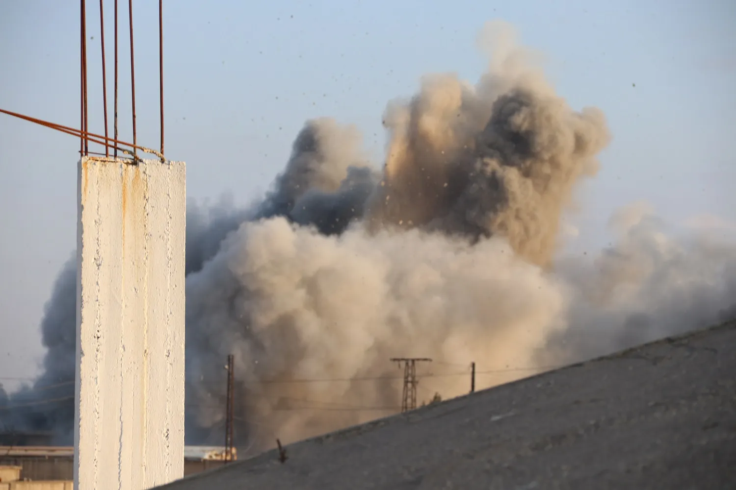 ​​​​​​​Coalition warplanes bombs building, group of ISIS cells holed up in Al-Hasakah