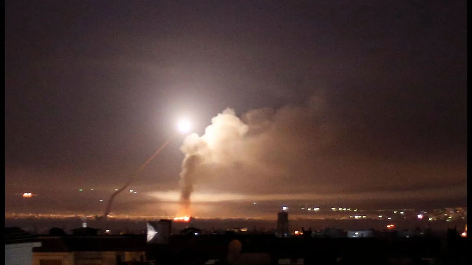 ​​​​​​​Israeli bombing targets the vicinity of a town south of Damascus