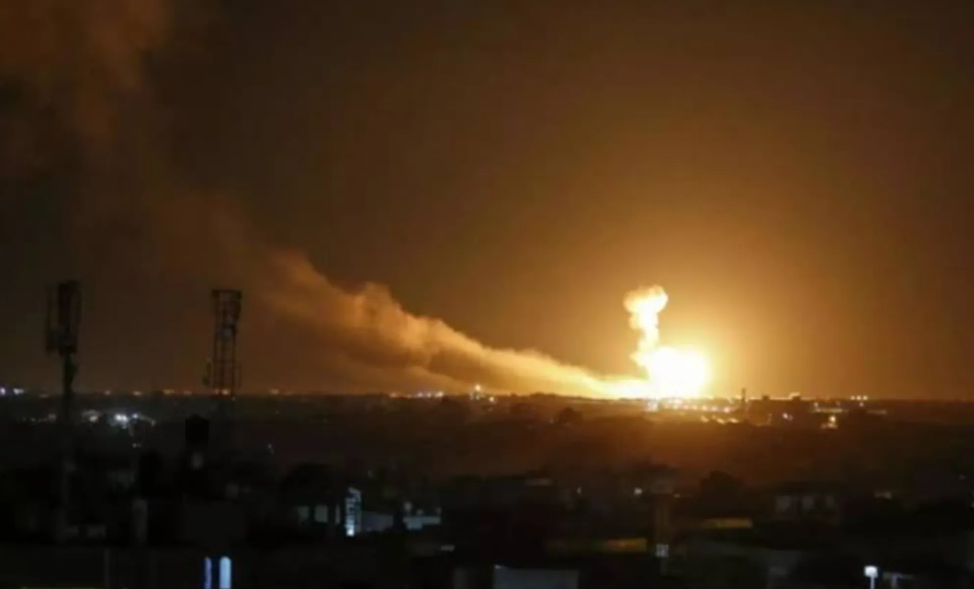 ​​​​​​​SOHR: 6 killed in Israeli airstrikes; destruction of weapons depots in the vicinity of the Damascus airport 