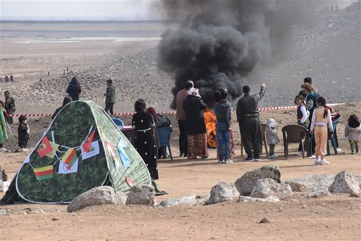 ​​​​​​​People in NE, Syria go on to Newroz squares to celebrate