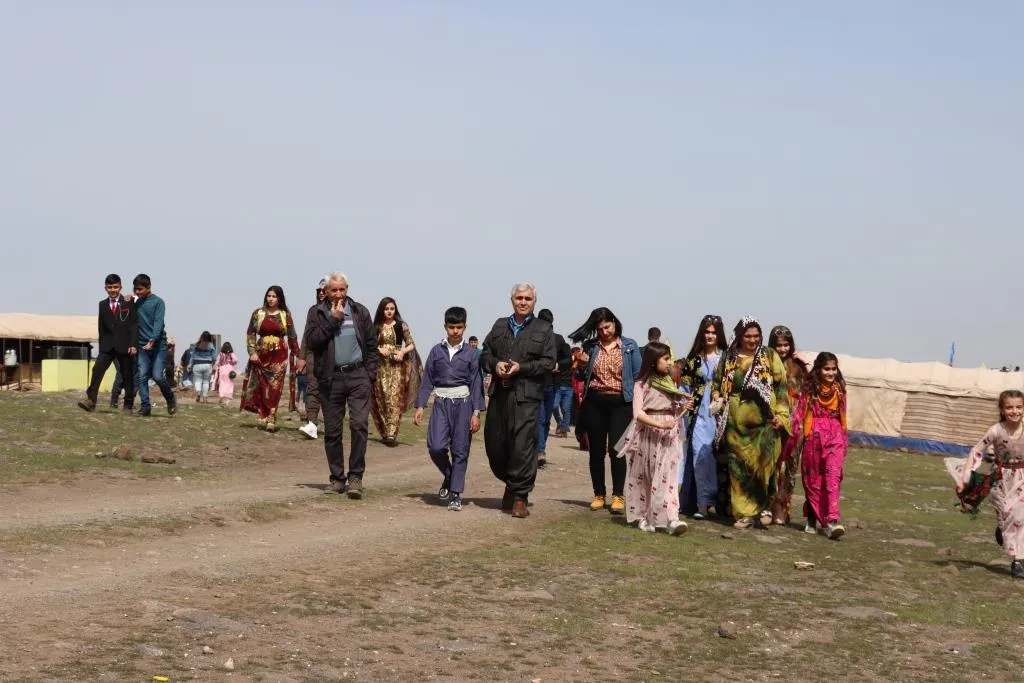 ​​​​​​​People in NE, Syria go on to Newroz squares to celebrate