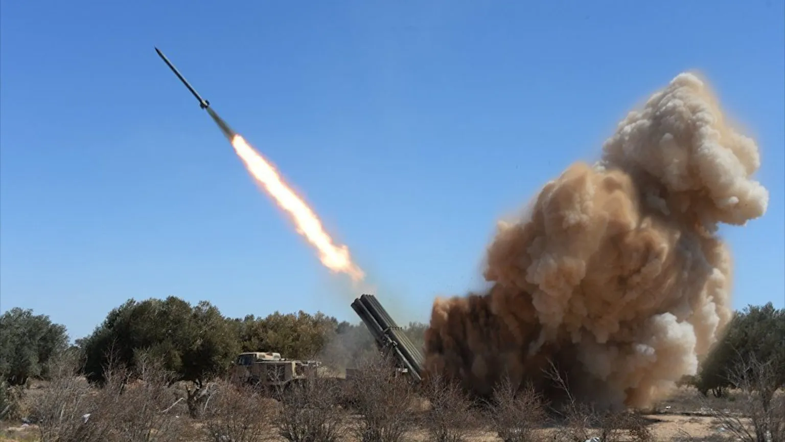 Mutual shelling between Damascus forces and "Al-Fateh al-Muben" mercenaries