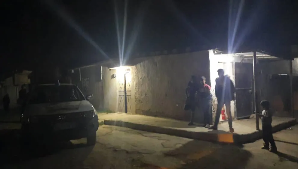 Unknown men throw sound bomb in Tayy Quarter