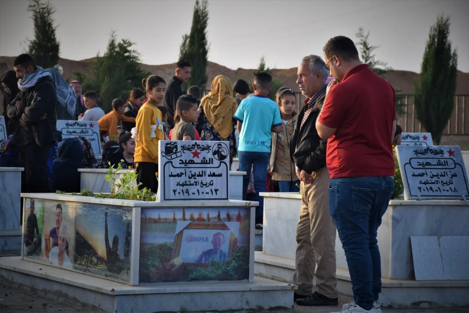 NE Syria people visit martyrs’ shrines in first day of Eid al-Fitr