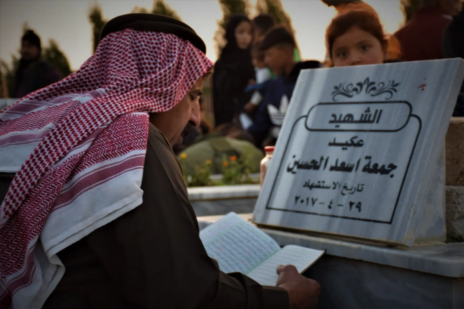 NE Syria people visit martyrs’ shrines in first day of Eid al-Fitr