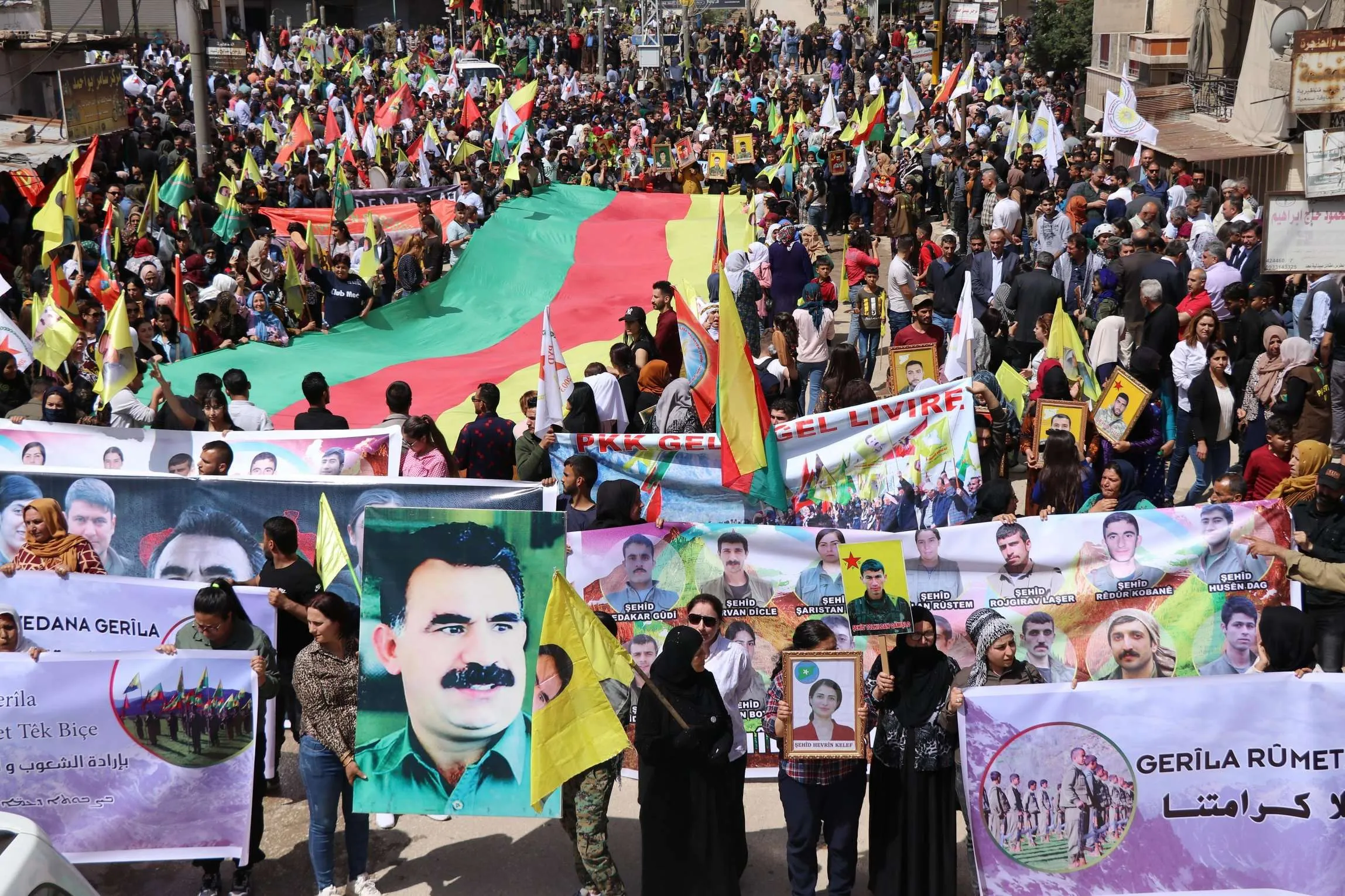 Massive crowds of Jazira region participate in March Dignity in Qamishlo