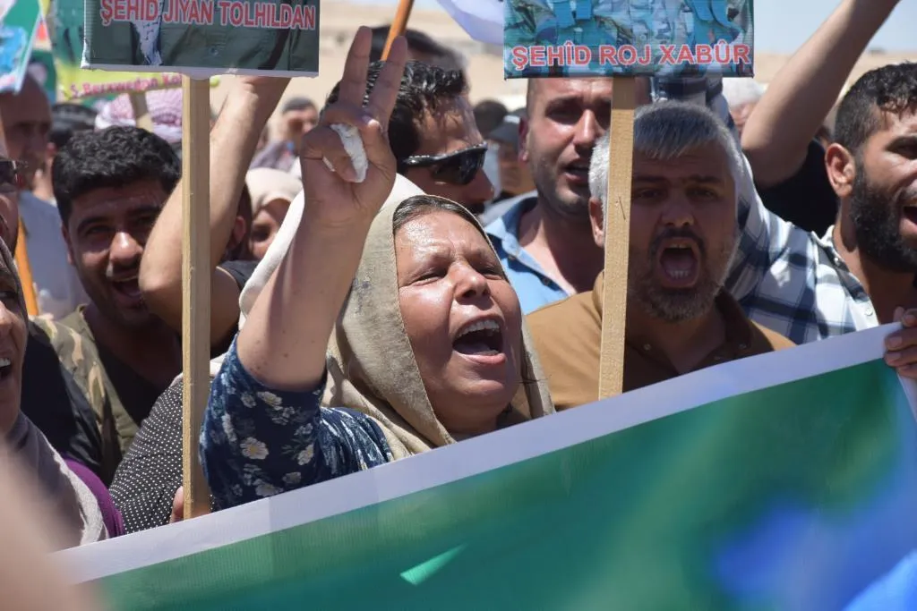People of Kobani canton protest against Russian silence about Turkey's crimes
