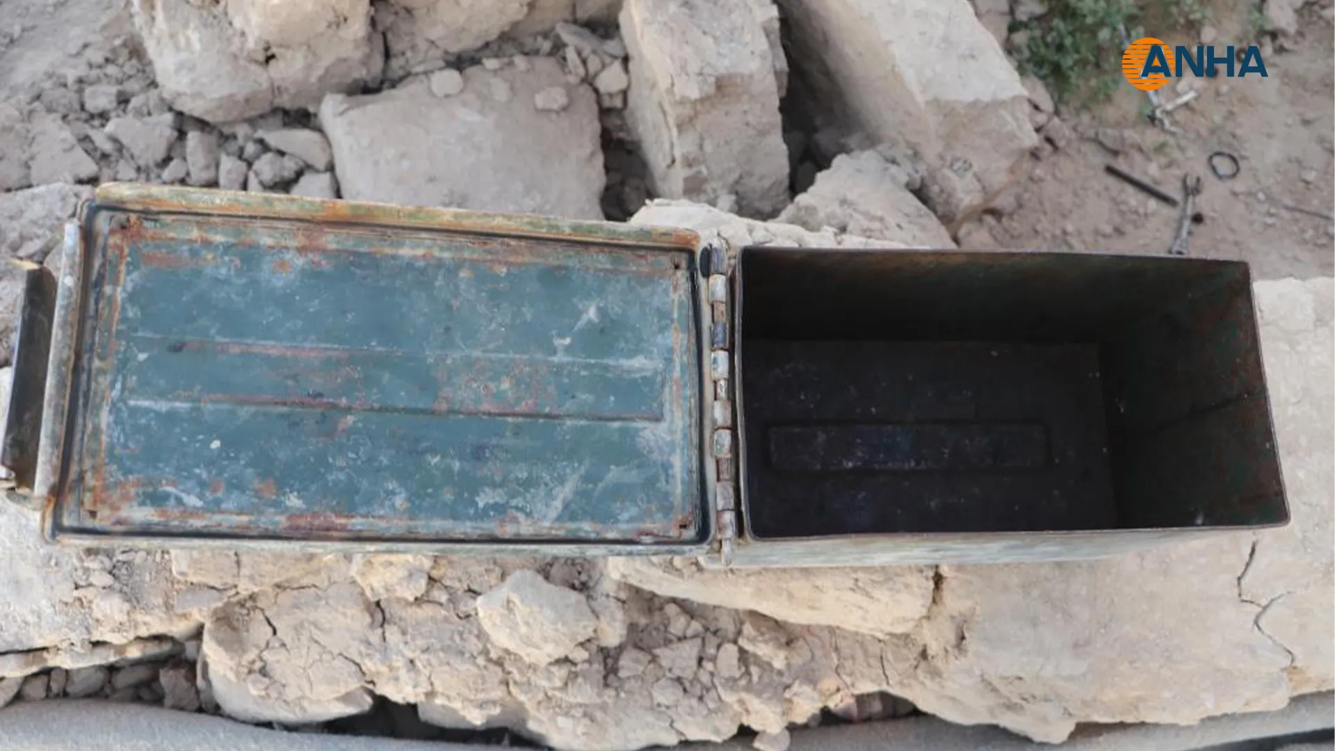 Finding equipment hidden underground in al-Hol camp of ISIS mercenaries