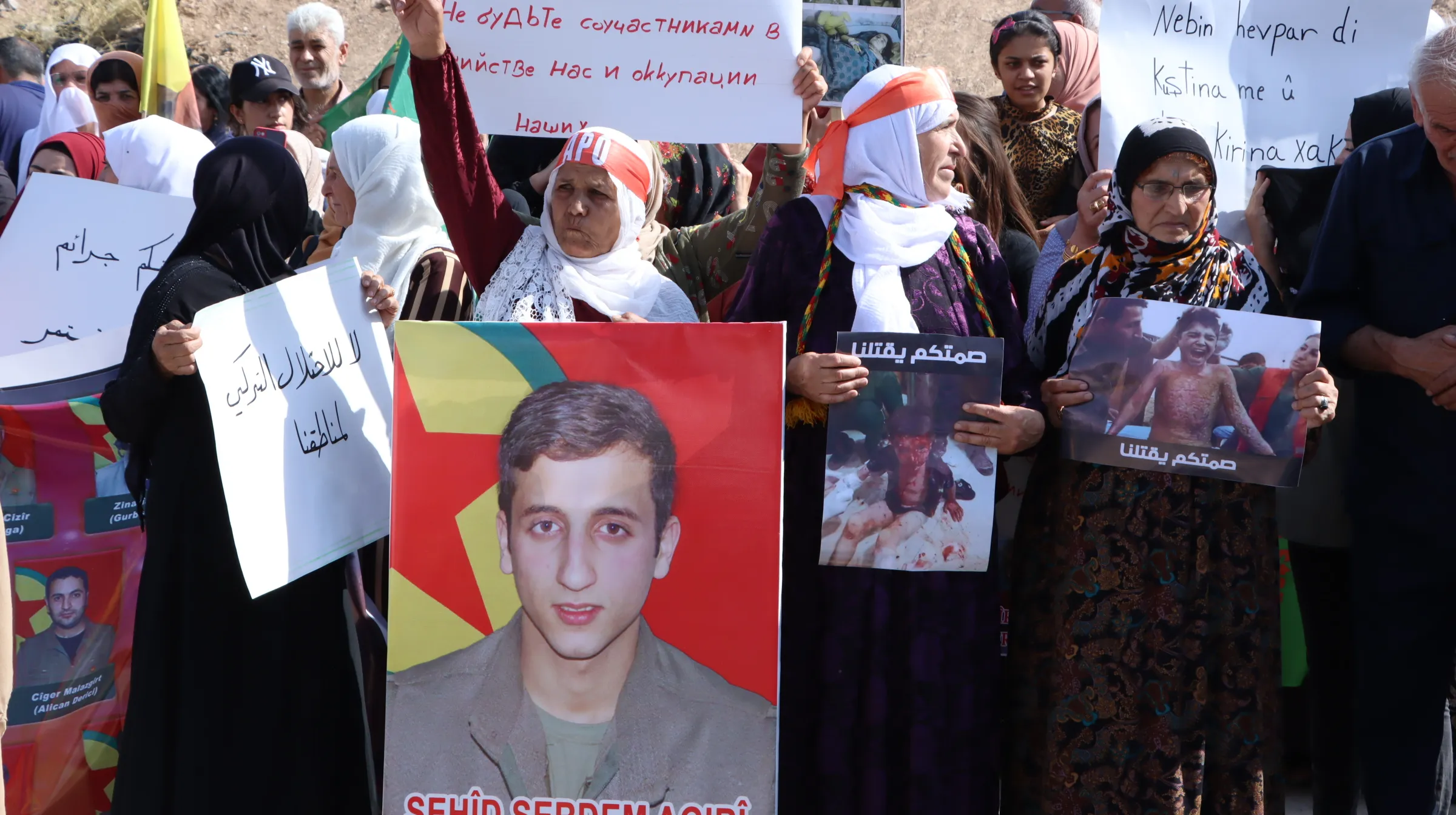 ​​​​​​​Thousands of Qamishlo Canton' people are demonstrating against Turkish attacks on the region and Guerilla