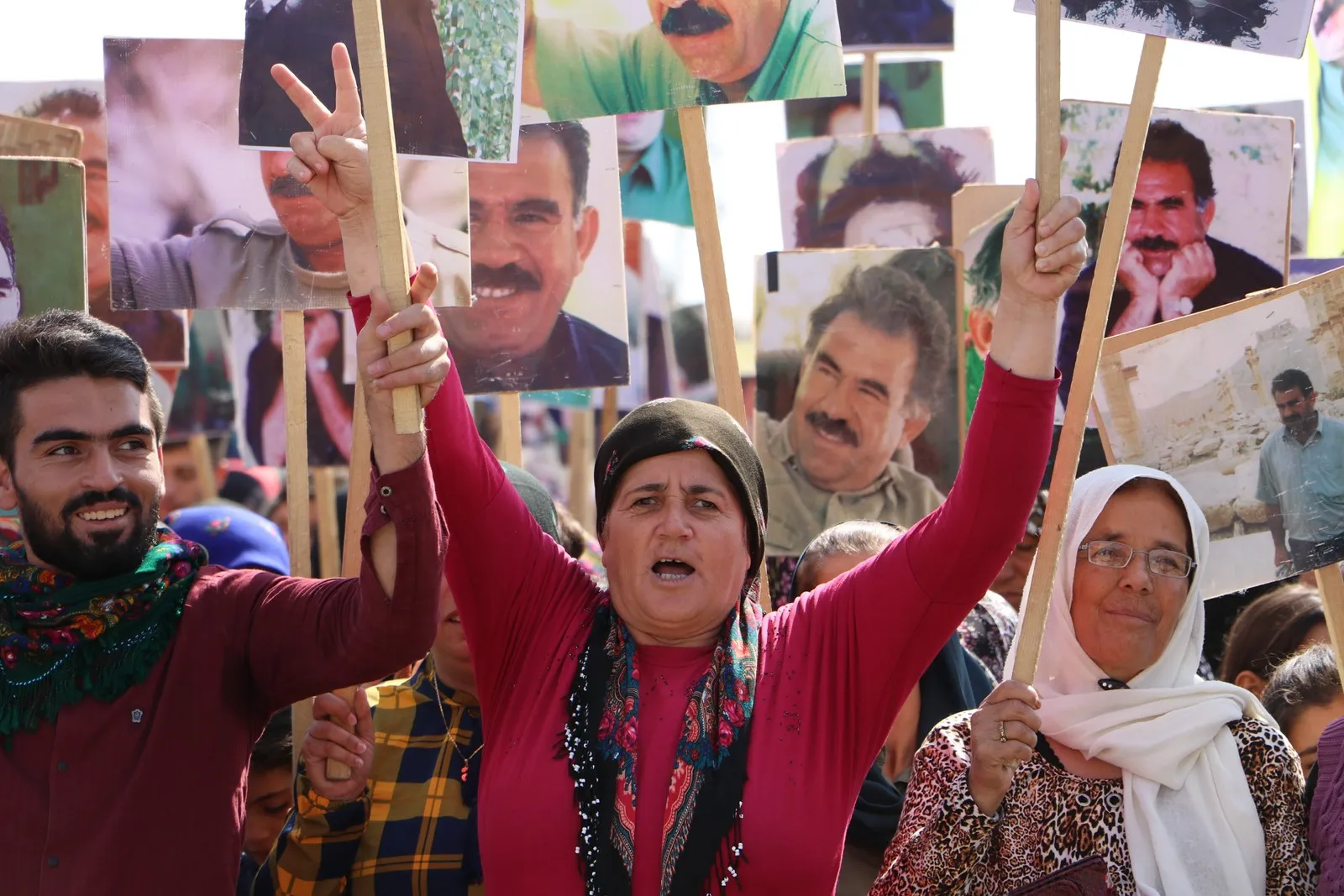 Arabs and Kurds in Al-Shahba demonstrate against international conspiracy