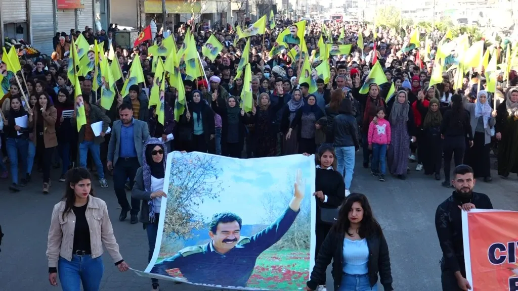​​​​​​​Mass protests in Euphrates region, Manbij demand Ocalan's physical freedom