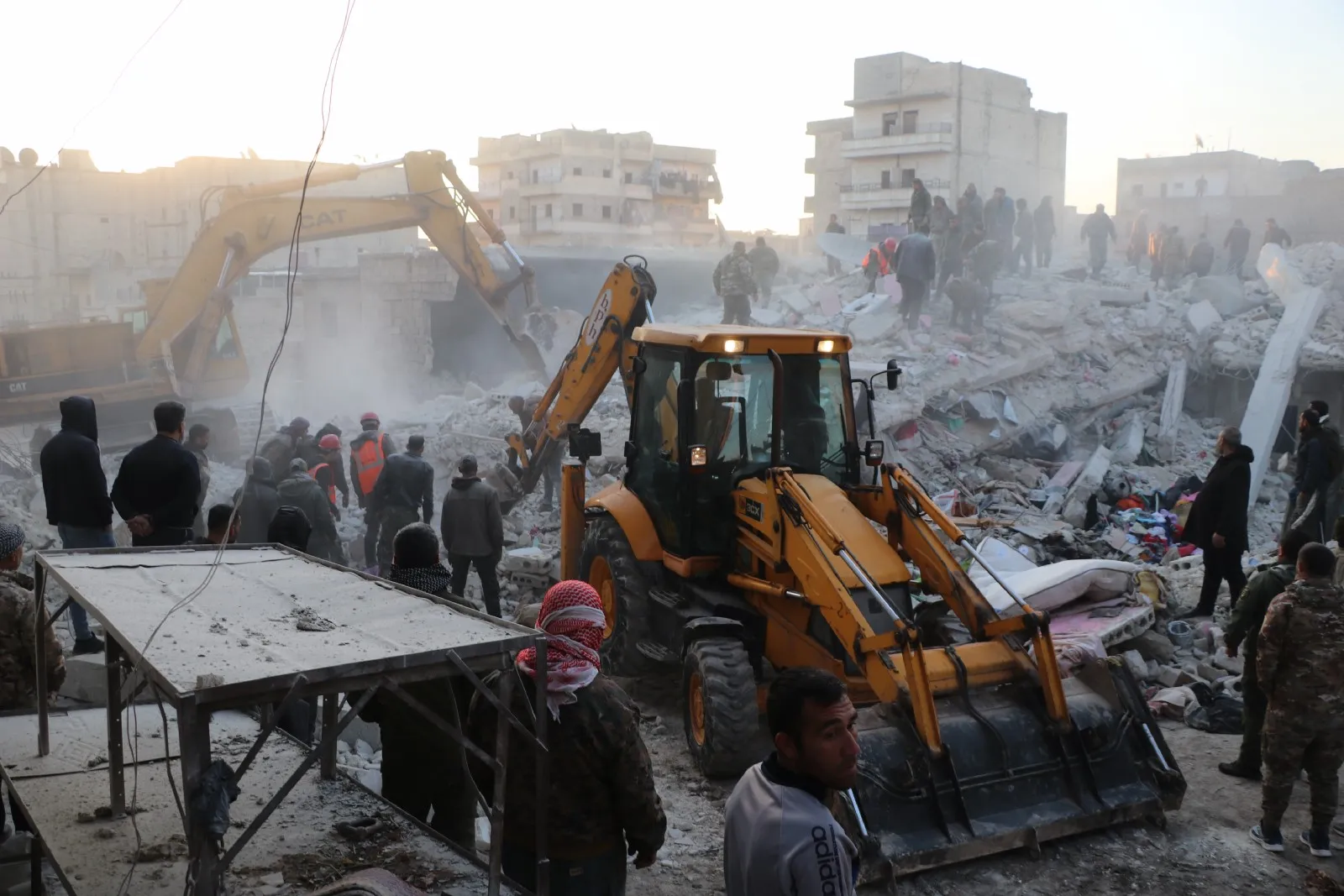 7 people lose their lives, 3 wounded over collapse of building in Sheikh Maqsoud