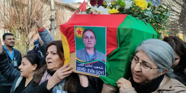 Hundreds receive body of martyr Amina Kara in Sulaymaniyah