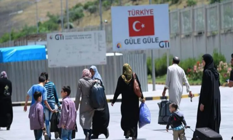 Turkish authorities deport 100 Syrians to occupied Syrian territories