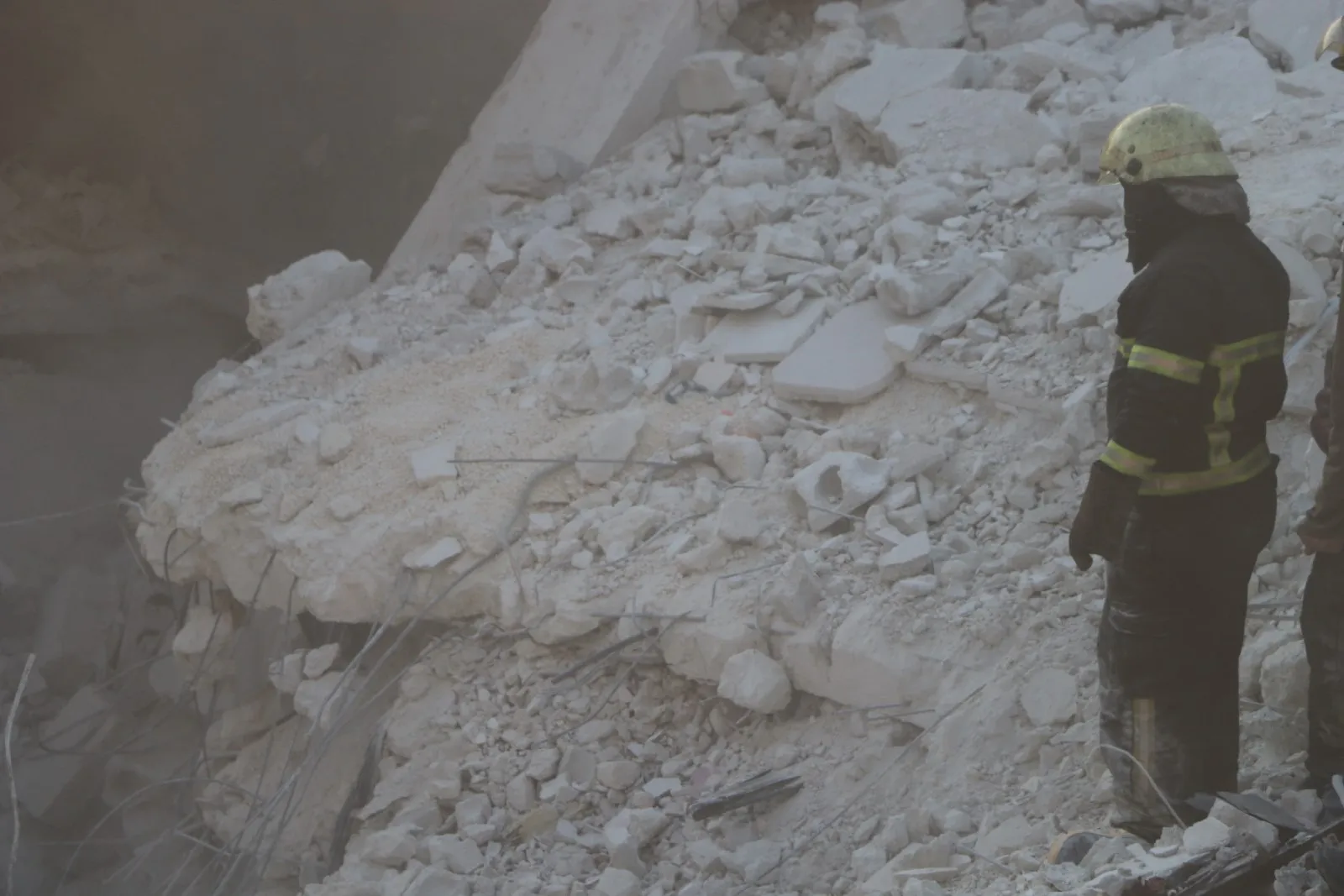 Death toll of Sheikh Maqsoud building collapse reaches 5 children and women