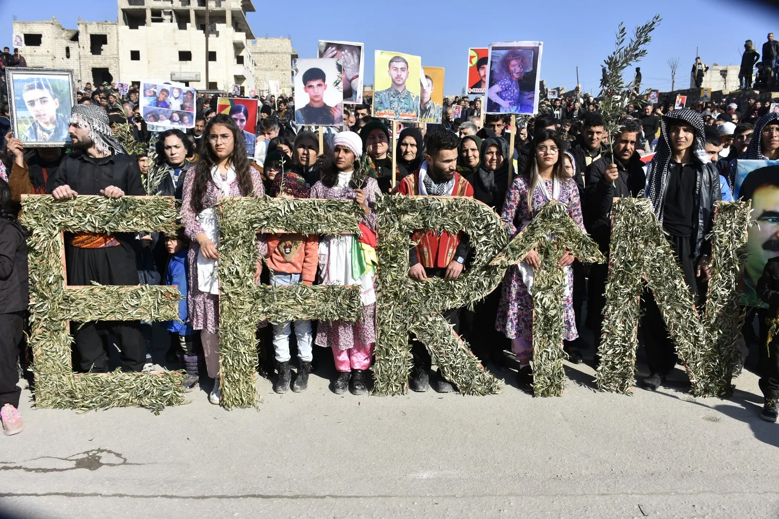 Demonstration in Aleppo...​​​​​​​Demonstration in Aleppo..." 58 days of resistance against Turkish occupation attacks are able to liberate Afrin"