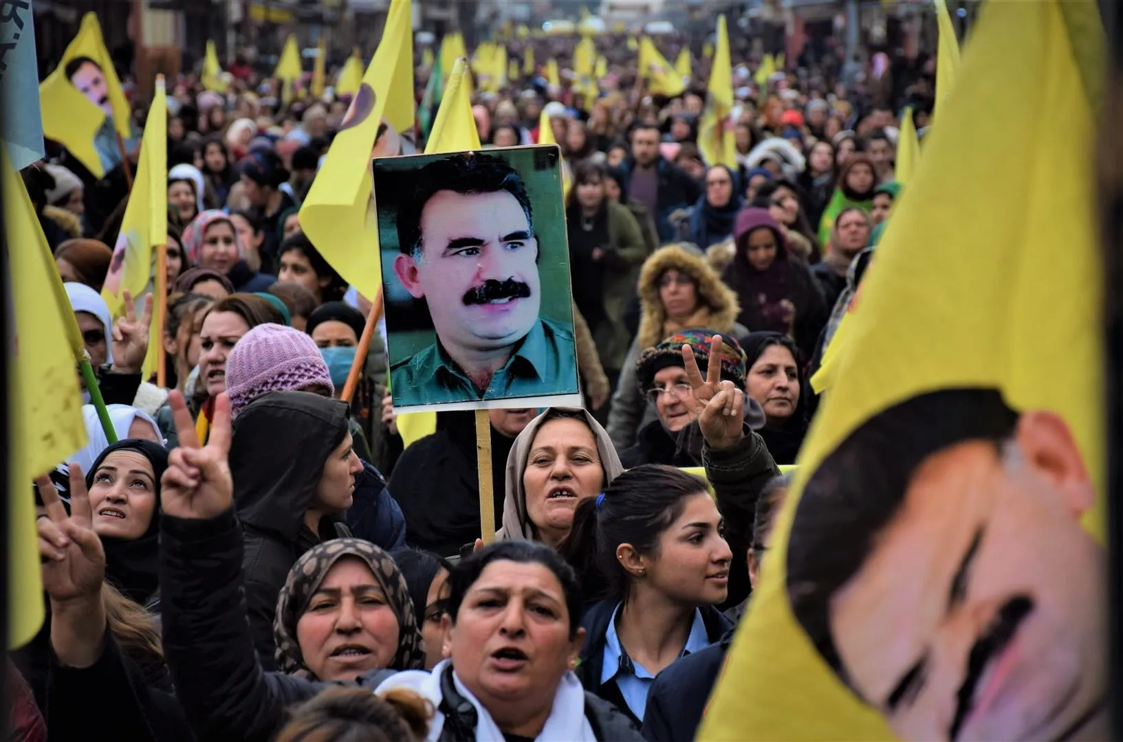 892,000 signatures collected to lift leader isolation