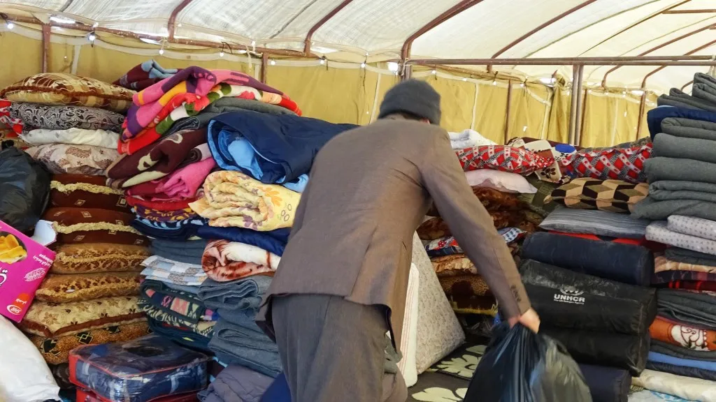 IDPs of Girê Spî provide assistance to those affected by earthquake