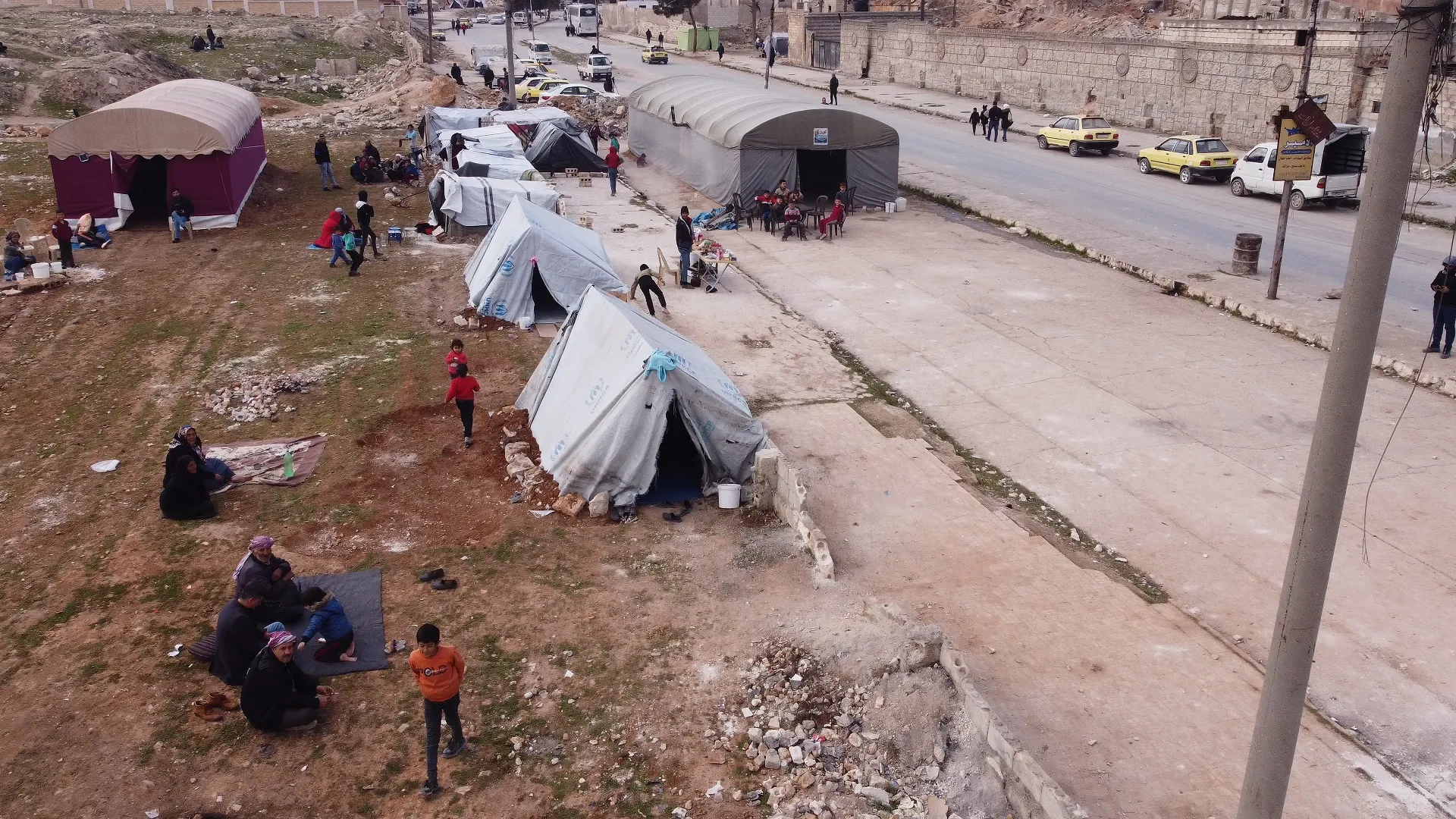 KDP sends aid to occupied area and prevents it from Sheikh Maqsoud