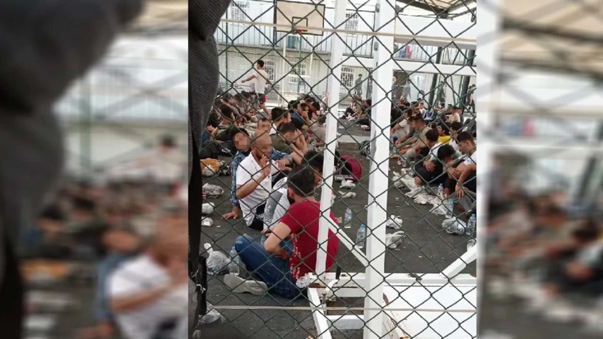 Turkish state deports more than 10,000 refugees during month