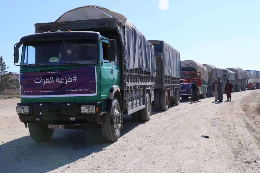53 trucks and cars crossed Um Jaloud crossing towards affected areas